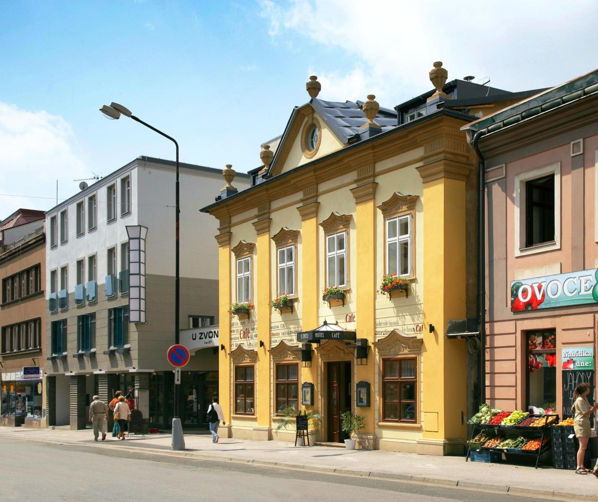 U Zvonu Hotel 3*